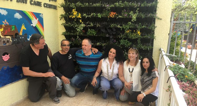 קיר ירוק במעון עפולה